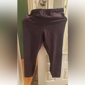 Under Armour Fitted Woman's Leggings Size LG